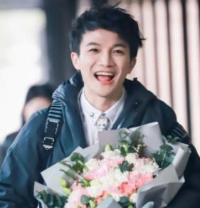 黄龄 / 周深 – 深龄其境演唱会live无损FLAC