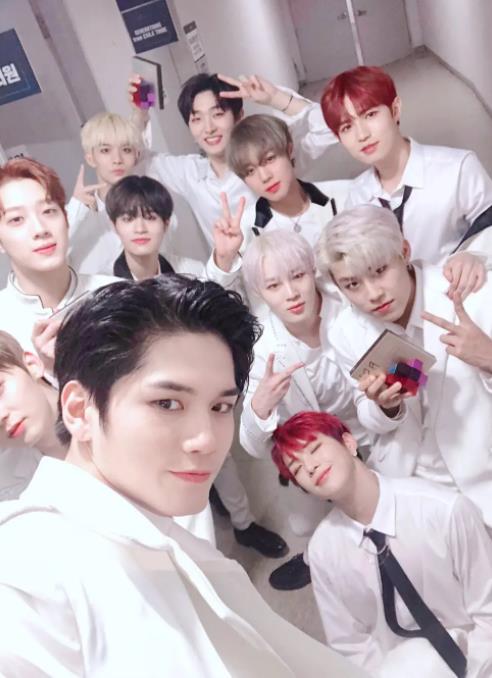 Wanna One组合5张音乐专辑歌曲合集